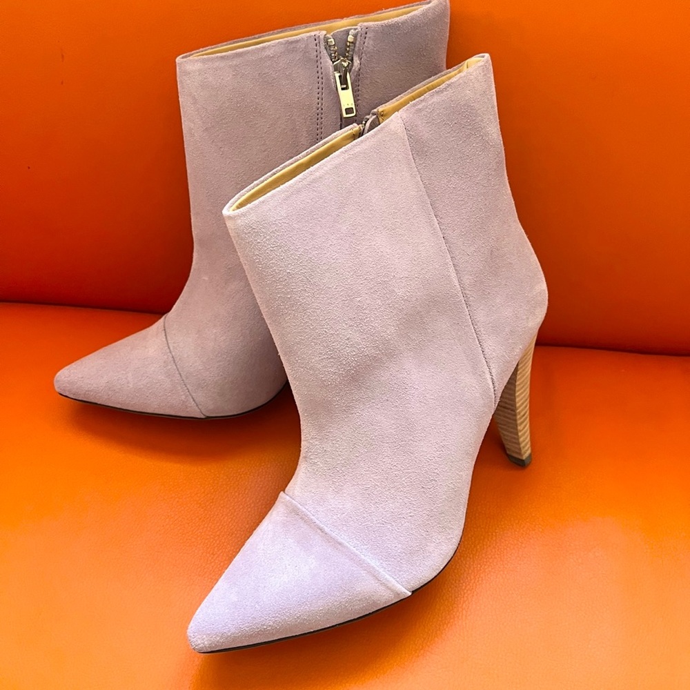 New! IRO Imani Suede Ankle Booties in Lilac - Picture 7 of 11